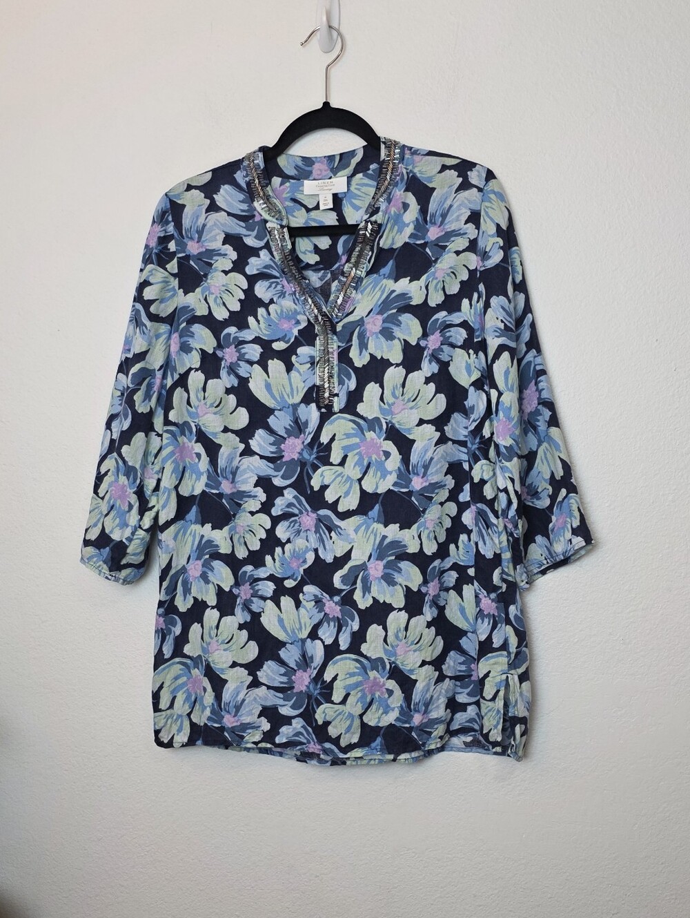 CHARTER CLUB Luxury Blue Floral Beaded Linen V Neck Top Summer Beach Sz Medium - Picture 2 of 13